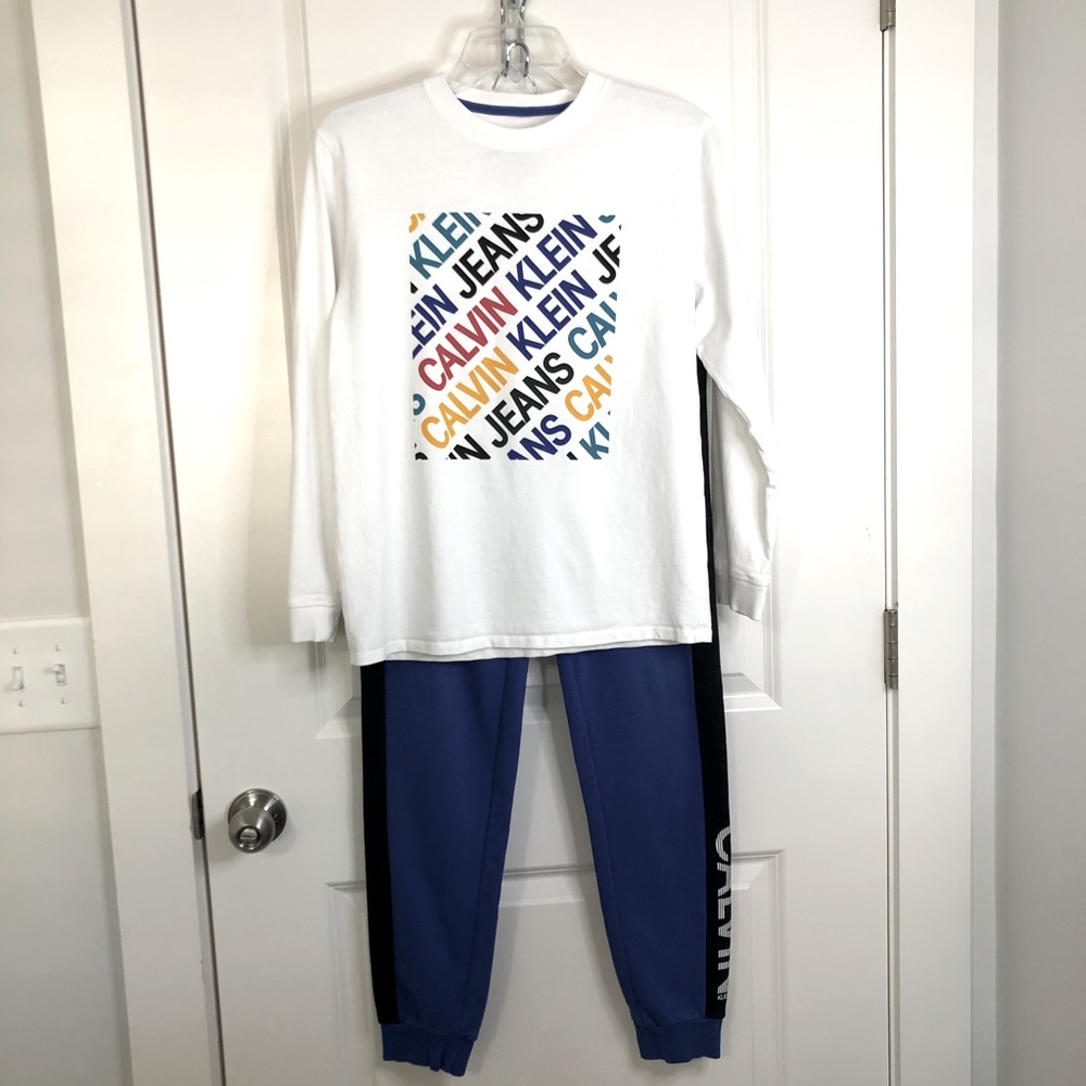 Calvin Klein Jeans Sweatpants & Long Sleeve T-shirt Set